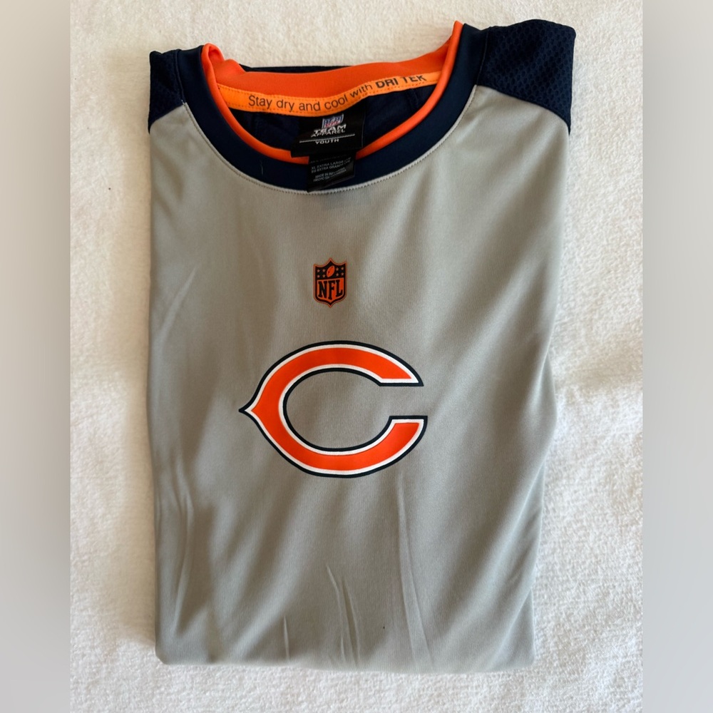 NWOT NFL Team Apparel Youth Chicago Bears Shirt XL